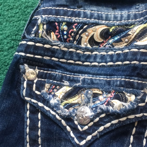 Miss Me Cropped Jeans - Picture 1 of 9